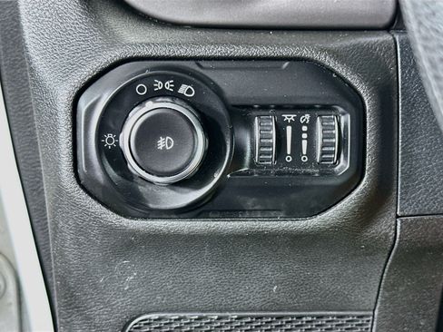 Used 2018 Jeep Wrangler Unlimited Sport AWD/4WD image 17