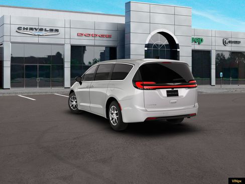 New 2026 Chrysler Pacifica Select image 5