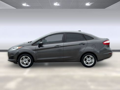 Used 2019 Ford Fiesta SE FWD image 2