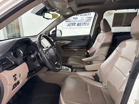 Used 2018 Honda Pilot Touring image 21