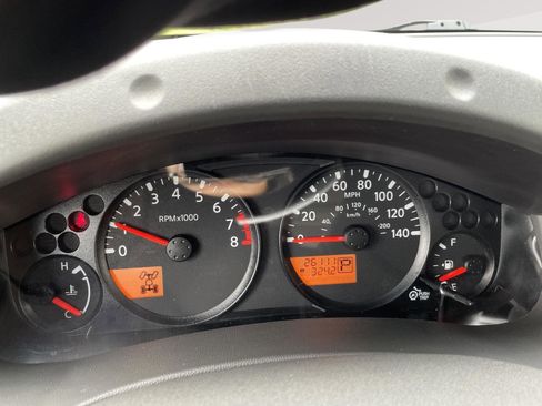 Used 2021 Nissan Frontier SV AWD/4WD image 2