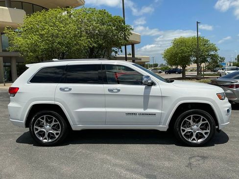 Used 2020 Jeep Grand Cherokee Overland AWD/4WD image 2
