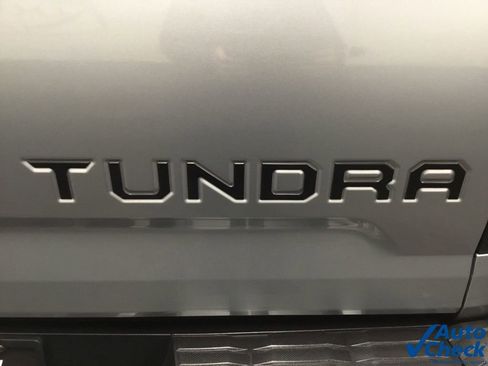 Used 2017 Toyota Tundra SR5 image 18