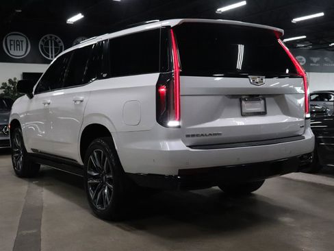Used 2021 Cadillac Escalade Sport Platinum image 3
