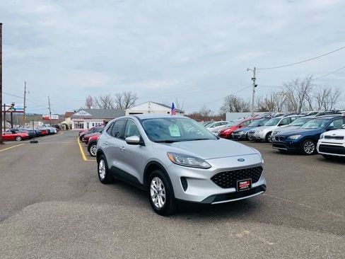 Used 2020 Ford Escape SE image 7