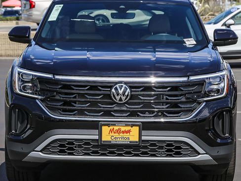 New 2026 Volkswagen Atlas Cross Sport SE FWD image 2