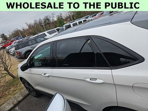 Used 2018 Ford Edge SEL w/ Equipment Group 201A image 4