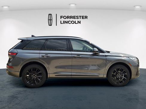 New 2025 Lincoln Corsair Reserve w/ Jet Appearance Package image 2