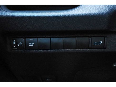 Used 2025 Toyota RAV4 XLE image 19