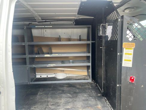 Used 2011 Ford E-350 and Econoline 350 Super Duty image 8