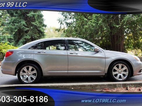 Used 2013 Chrysler 200 LX FWD image 7