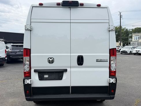 Used 2024 RAM ProMaster 2500 w/ Convenience Group FWD image 4