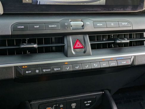 Used 2025 Kia K4 LXS image 17