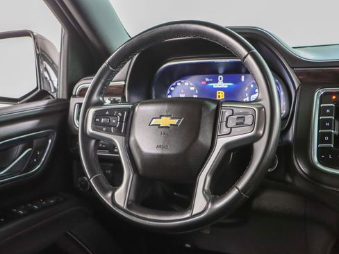 Used 2023 Chevrolet Suburban LT image 13