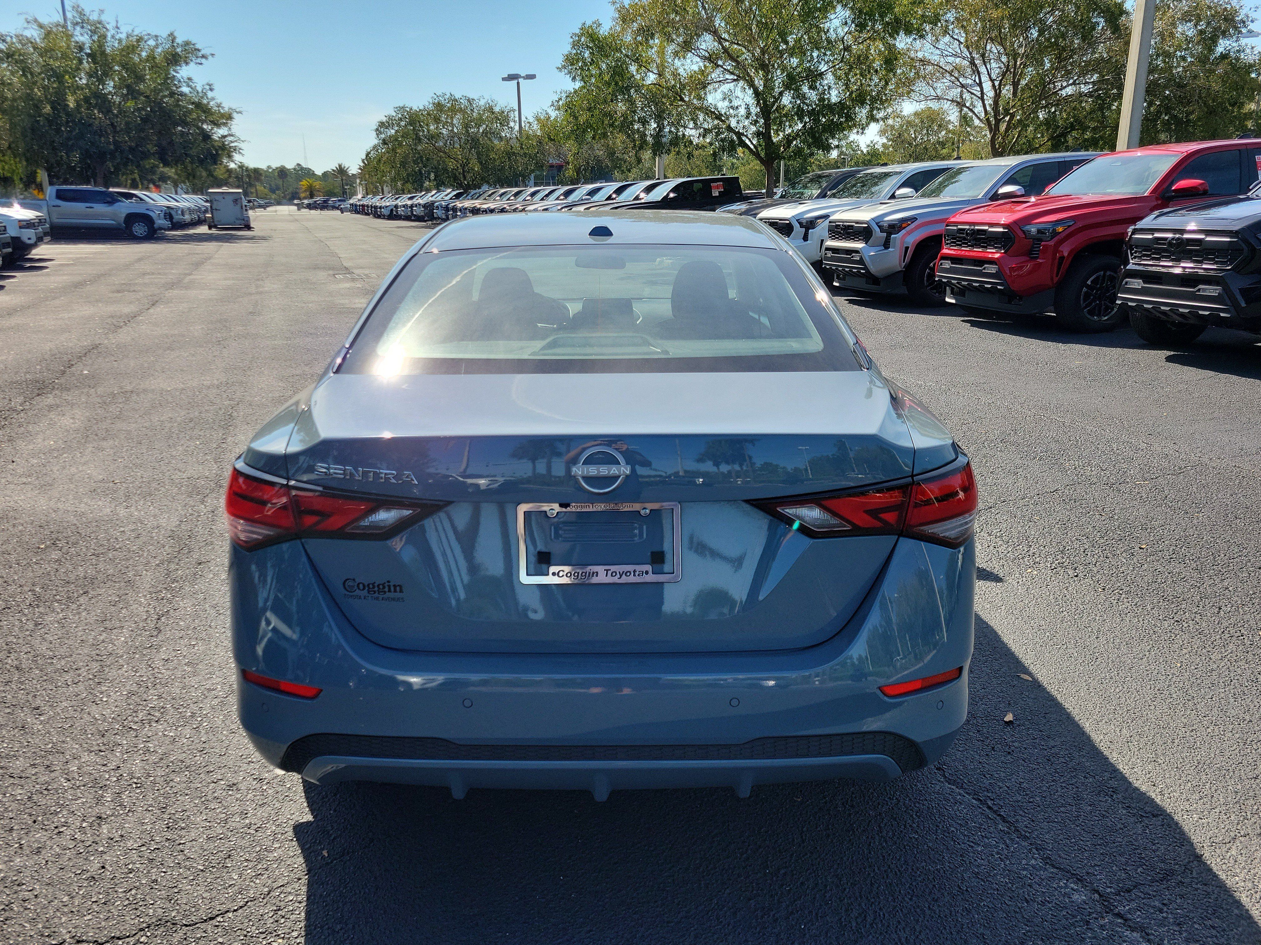 Used 2025 Nissan Sentra SV FWD image 5