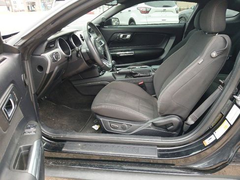 Used 2018 Ford Mustang GT image 10