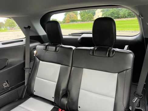 Used 2023 Ford Explorer XLT w/ Equipment Group 202A AWD/4WD image 25