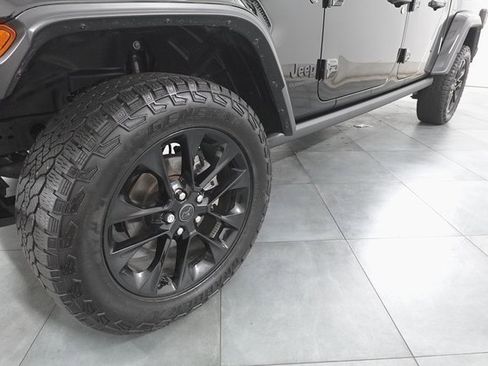 Used 2024 Jeep Gladiator Sport image 27