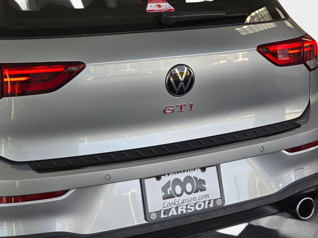 New 2026 Volkswagen GTI SE FWD image 13