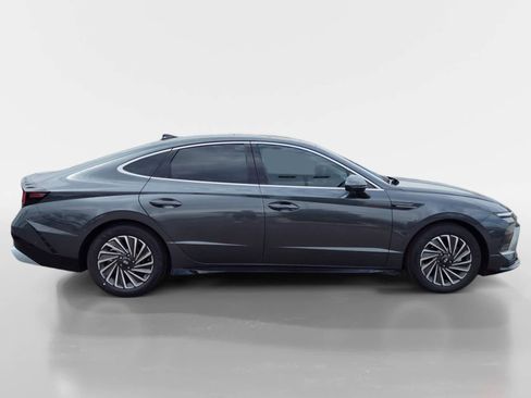 New 2025 Hyundai Sonata Limited image 6