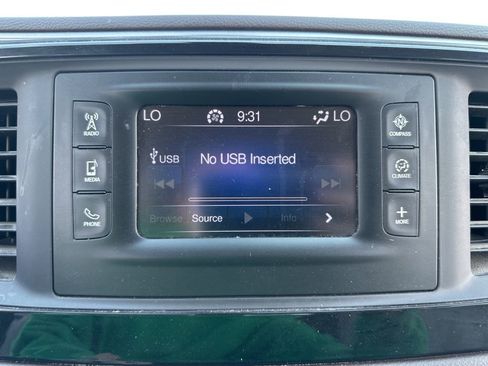 Used 2017 Chrysler Pacifica Touring-L image 28