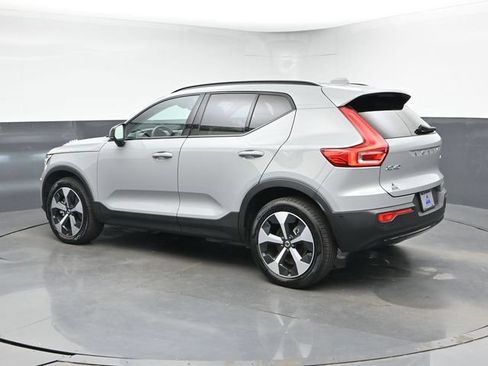 Used 2026 Volvo XC40 B5 Plus AWD/4WD image 7