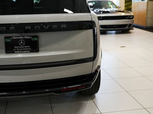 Used 2025 Land Rover Range Rover Autobiography AWD/4WD image 12