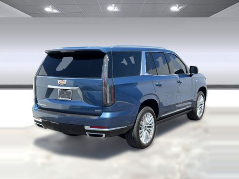Certified 2026 Cadillac Escalade Luxury w/ LPO, Floor Liner Package AWD/4WD image 8