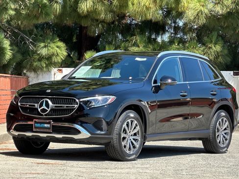 Used 2024 Mercedes-Benz GLC 300 image 9