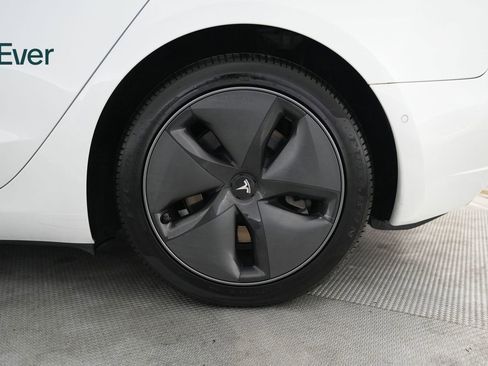Used 2020 Tesla Model 3 Standard Range Plus RWD image 9