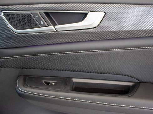 New 2025 Volkswagen Atlas Cross Sport SEL R-Line image 45