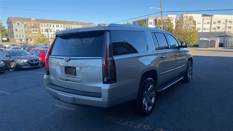 Used 2017 Cadillac Escalade ESV Luxury AWD/4WD image 11