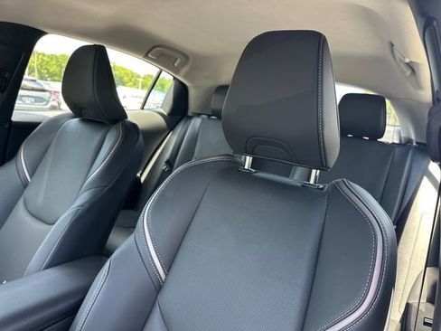 Used 2025 Toyota Prius XLE FWD image 16