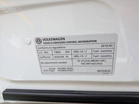 Used 2018 Volkswagen Tiguan SE w/ Panoramic Sunroof Package image 24