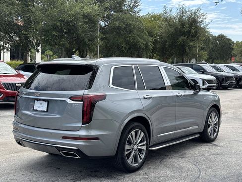 Used 2025 Cadillac XT6 Premium Luxury FWD image 5