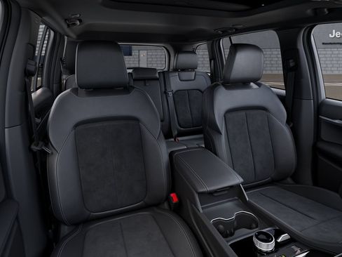 New 2026 Jeep Grand Cherokee Altitude AWD/4WD image 16