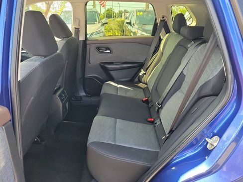 Used 2023 Nissan Rogue SV FWD image 10