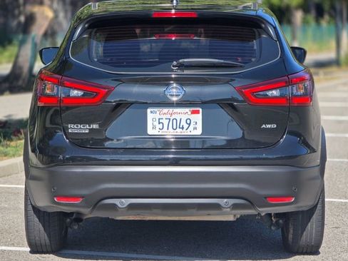 Used 2021 Nissan Rogue Sport S image 14