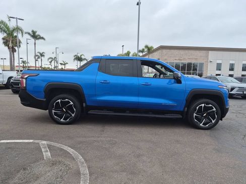 Used 2026 Chevrolet Silverado EV LT AWD/4WD image 9