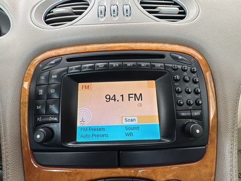 Used 2004 Mercedes-Benz SL 500 image 16