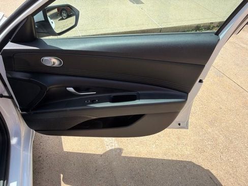 Used 2021 Hyundai Elantra SEL w/ Convenience Package FWD image 24