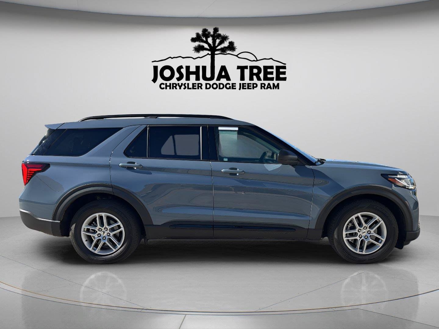 Used 2026 Ford Explorer Active w/ Active Comfort Package RWD image 8