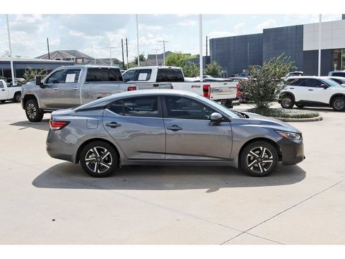 Used 2024 Nissan Sentra SV FWD image 7