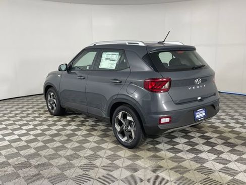 New 2025 Hyundai Venue SEL FWD image 5