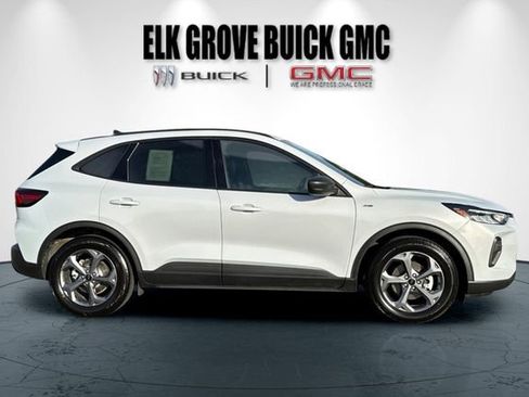 Used 2025 Ford Escape ST-Line FWD image 3