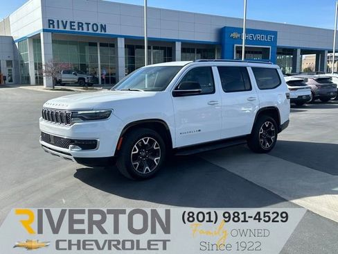 Used 2024 Jeep Wagoneer Series III AWD/4WD image 1