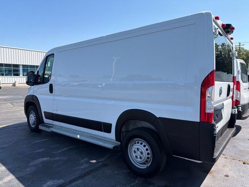 Used 2025 RAM ProMaster 2500 w/ U-Haul Equipment Group FWD image 37