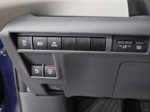 Used 2023 Toyota Sienna Limited AWD/4WD image 34
