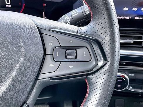 Certified 2025 Chevrolet Trax RS image 20