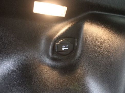 Used 2022 Jeep Cherokee Limited image 16